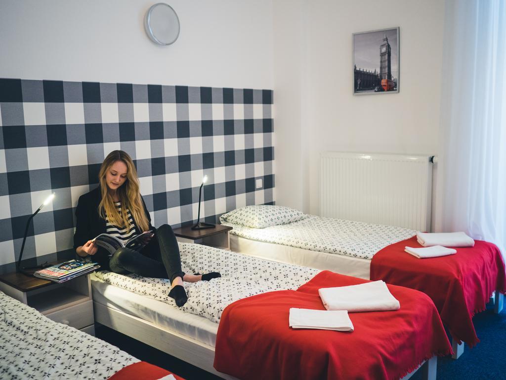 Ll20 Hostel Warsawa Bagian luar foto