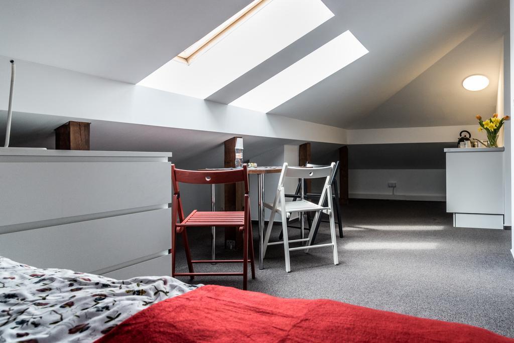 Ll20 Hostel Warsawa Bagian luar foto