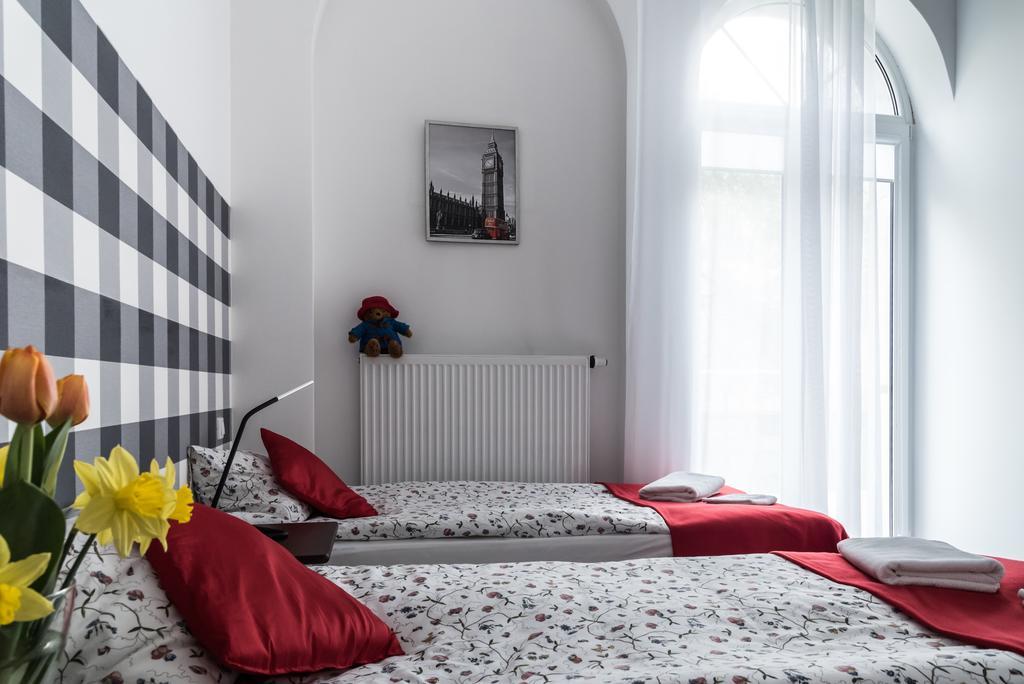 Ll20 Hostel Warsawa Bagian luar foto